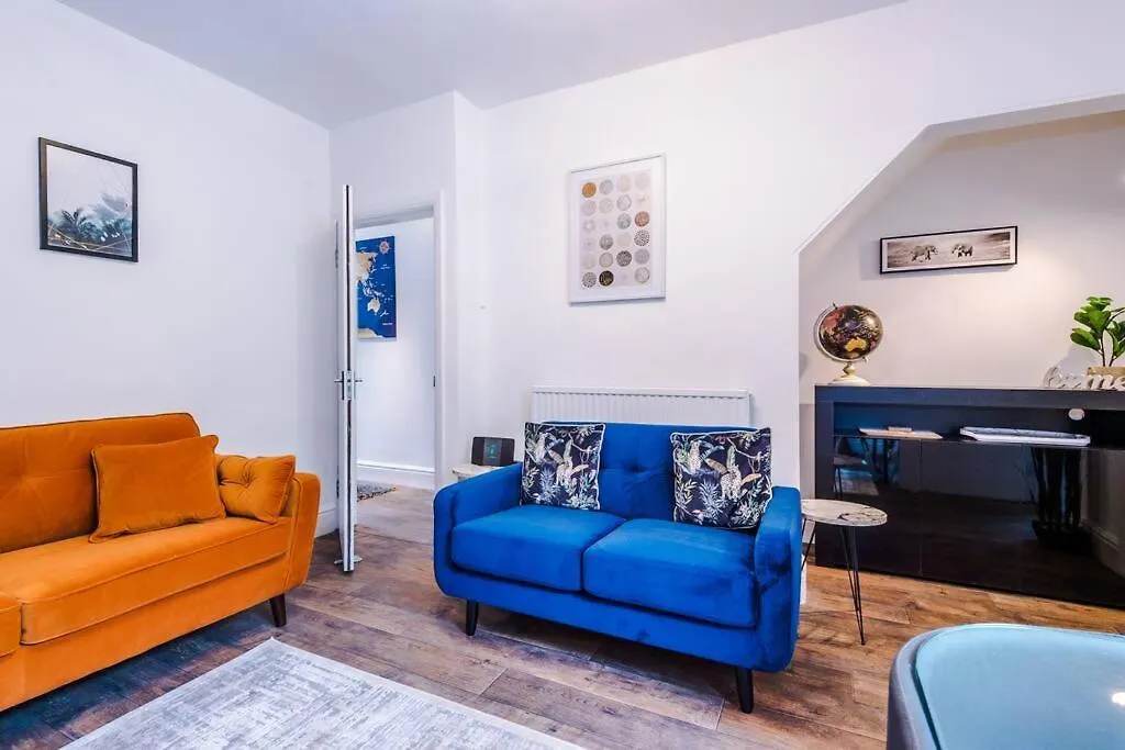 Charming 3 Bed Home In The Garden Quarter, Chester