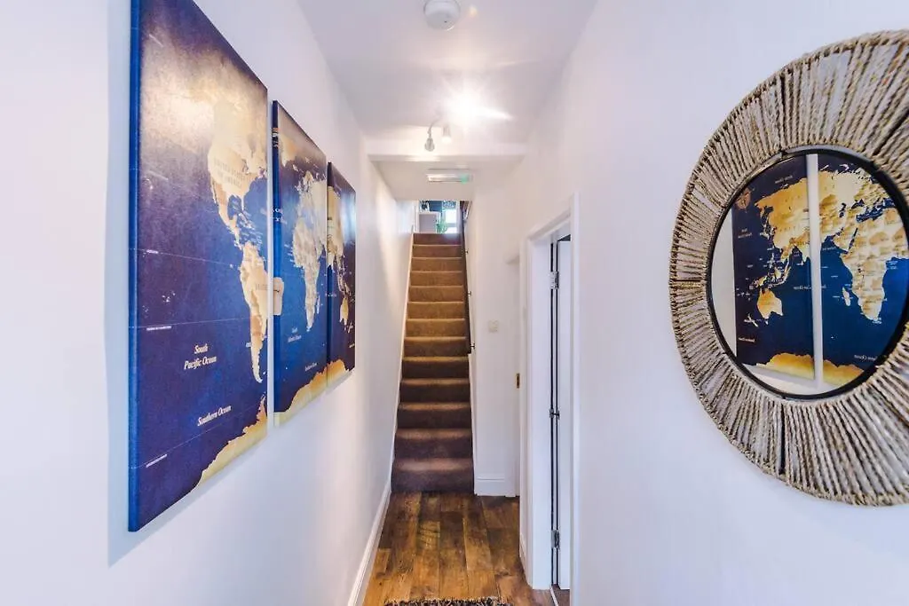 Charming 3 Bed Home In The Garden Quarter, Chester