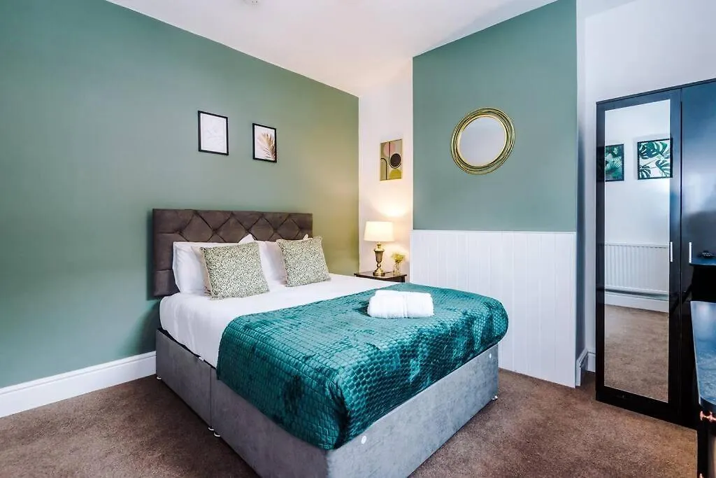 Charming 3 Bed Home In The Garden Quarter, Chester 0*,