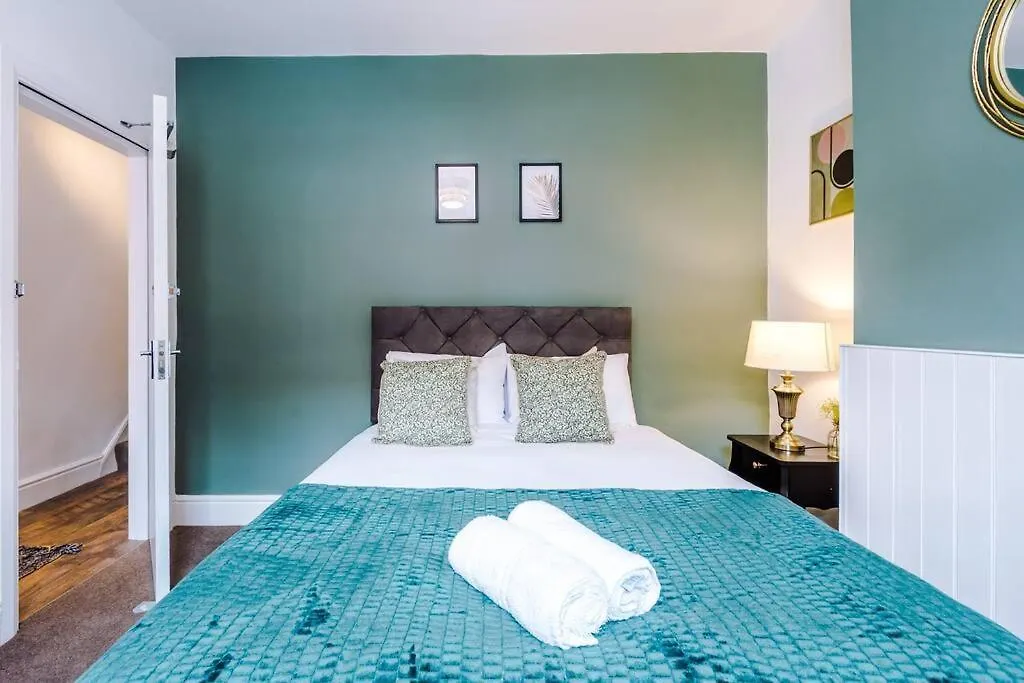 Holiday home Charming 3 Bed Home In The Garden Quarter, Chester United Kingdom