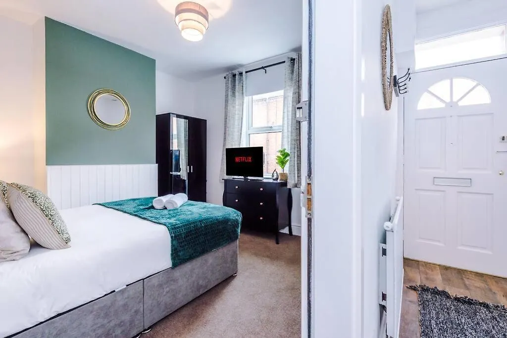 Charming 3 Bed Home In The Garden Quarter, Chester 0*,