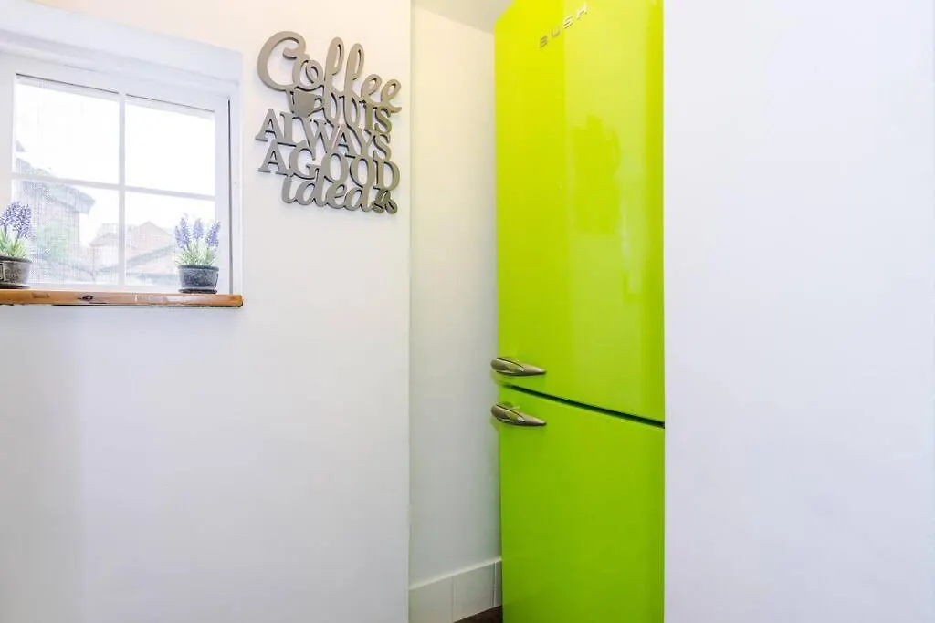 Charming 3 Bed Home In The Garden Quarter, Chester