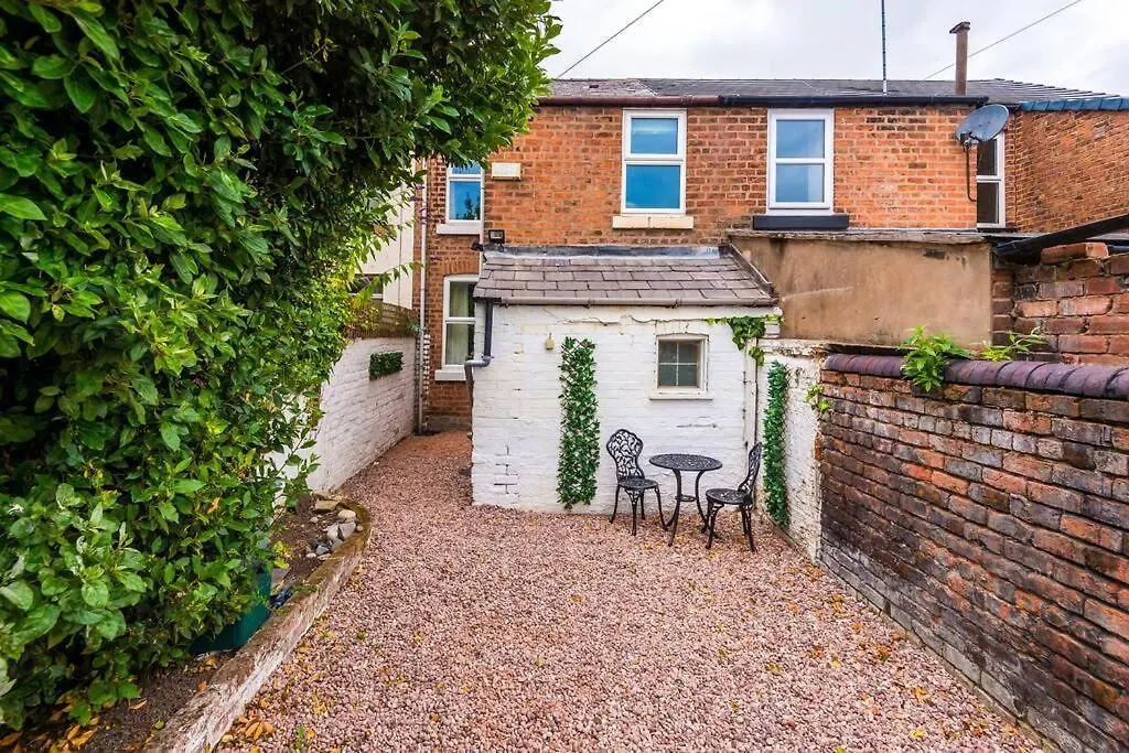 Holiday home Charming 3 Bed Home In The Garden Quarter, Chester