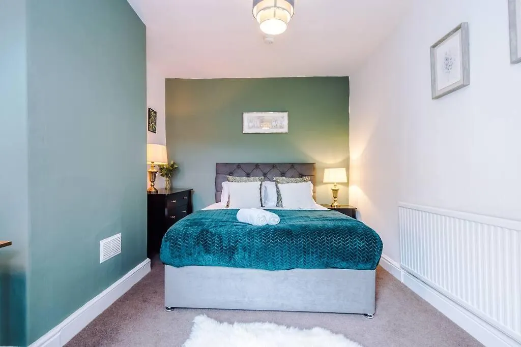 Charming 3 Bed Home In The Garden Quarter, Chester